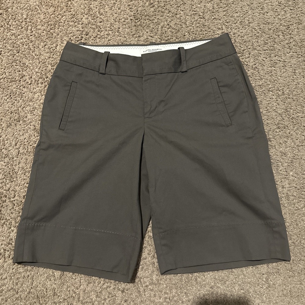 Banana Republic Martin Fit Women Bermuda Shorts Stretch Size 4 Grey/brown